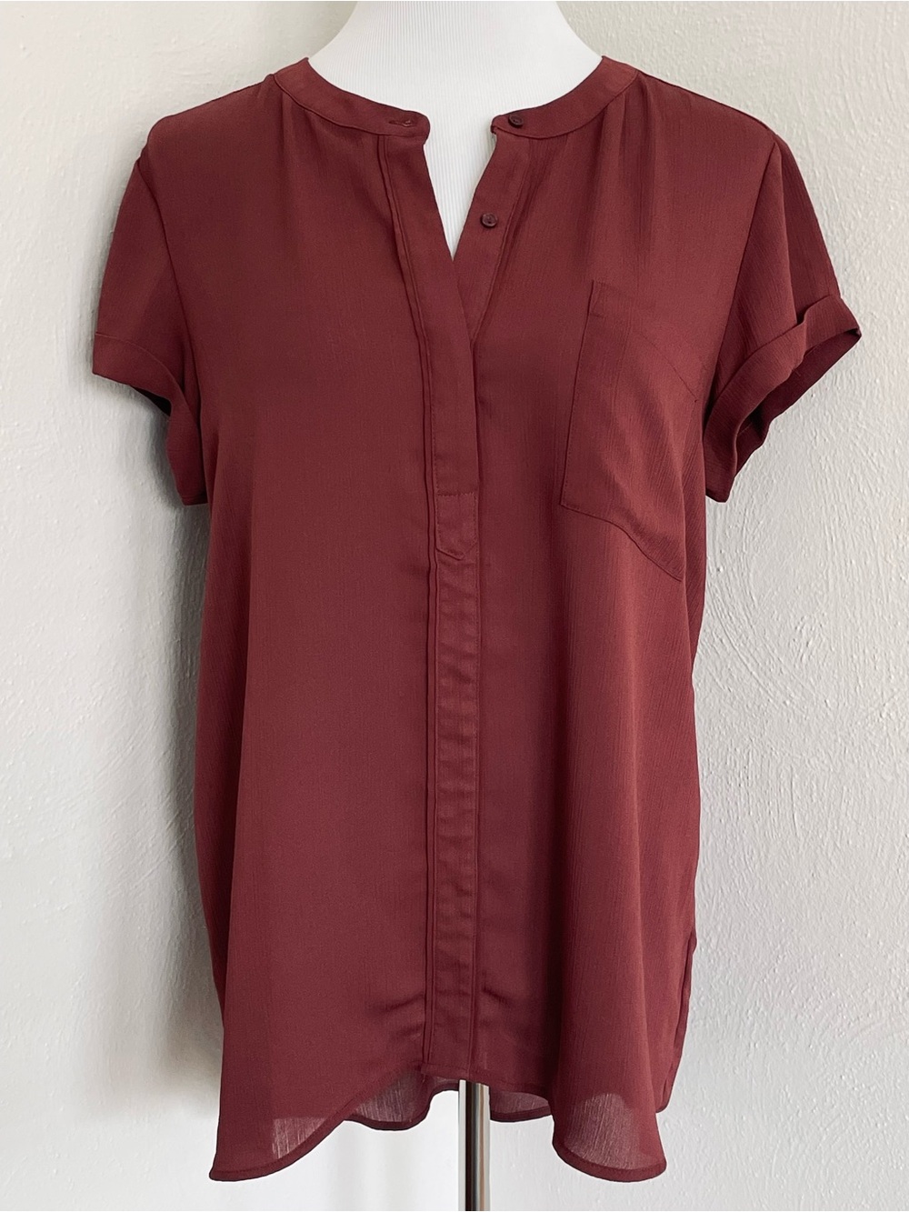 Simply Vera Vera Wang Burgundy Split V-Neck Popover Roll Sleeve Blouse - Size L